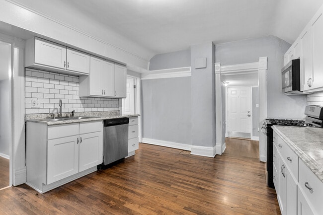4132 Locust St