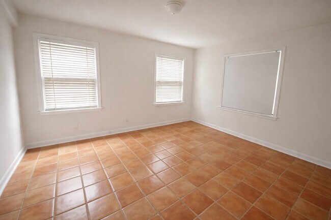 Photo - 1928 North Blvd Unit 01