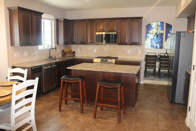 Photo - 376 Emerald Park Dr
