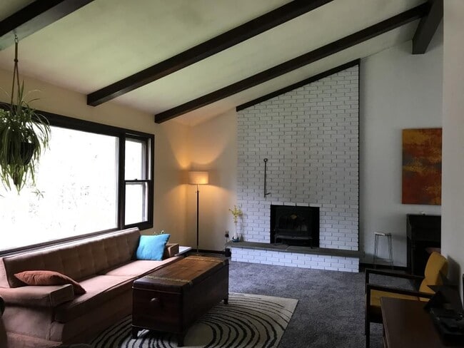 Photo - 6 Redwood Ln