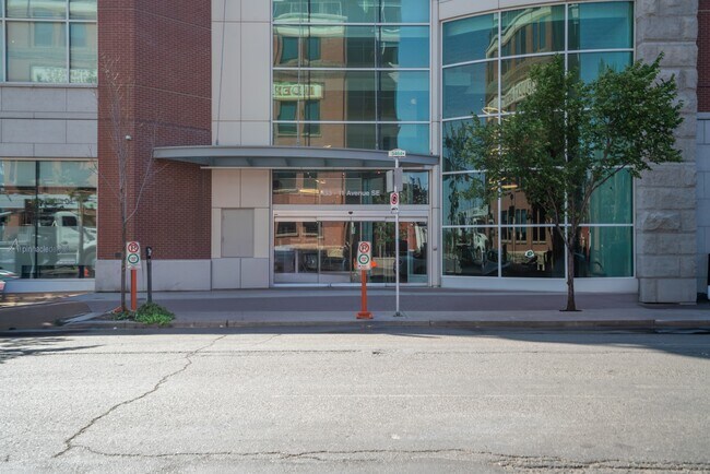 Photo - 433-2305-411 11 Ave SE