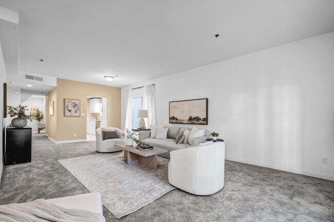 1921 Malcolm Ave Unit 201