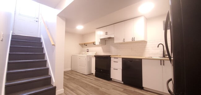 Building Photo - 194 Reid St Unit B