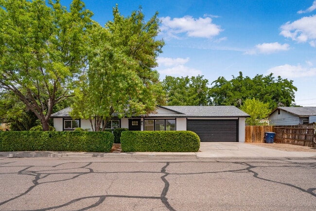 Photo - "Charming Newly Remodeled 4-Bed Oasis Touches in St. George – 1528 Sq Ft of Comfort!"
