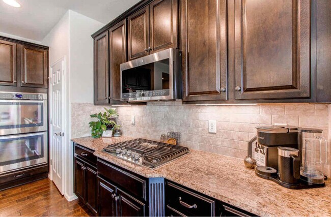 Photo - 14969 Melco Ave