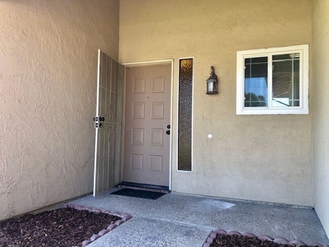 Photo - Nice 4 bedroom, 2 bathroom home in Citrus Heights