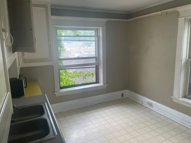Building Photo - 505 S 4th St Unit 2