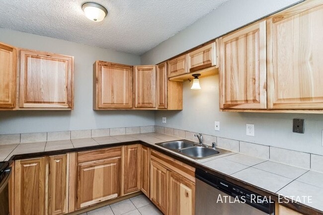 Photo - 4319 Moonbeam Dr