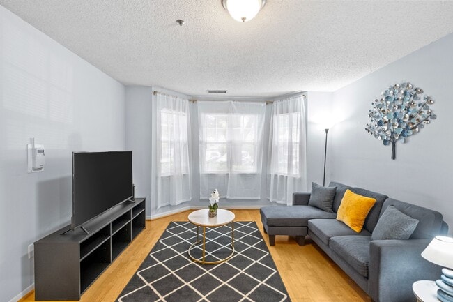 Photo - 525 Olmsted Park Pl Unidad D Rental