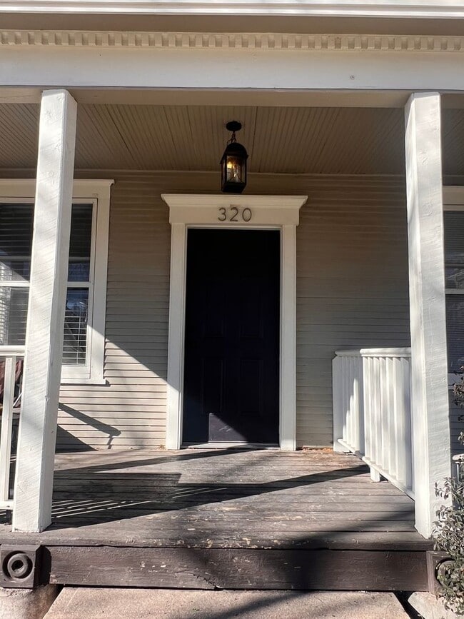 Photo - 318-320 W Myrtle Unit 320 #100