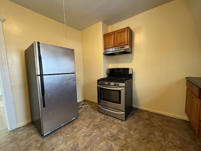 Photo - 683 State St