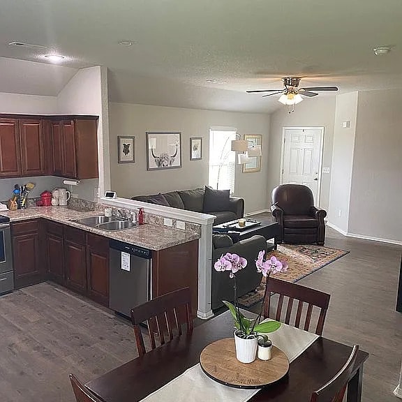 Front Room - 4310 Crosshill Cv (Springdale, AR)