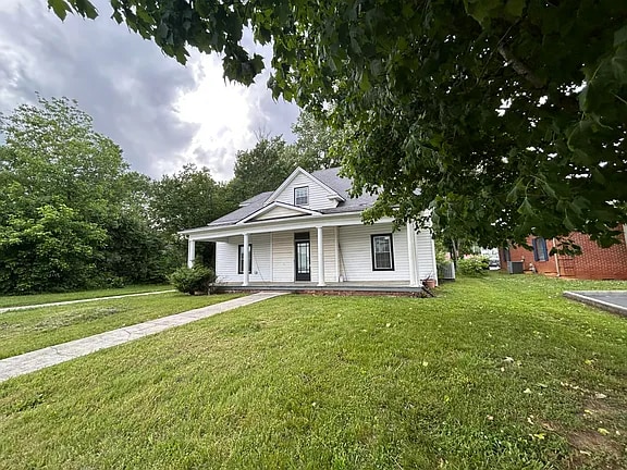 Photo - 510 W 3rd N St