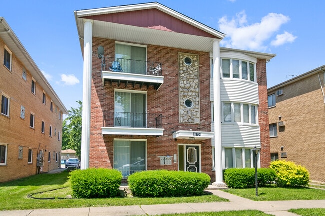 Building Photo - 17754 Rosewood Dr Unit 1S Rental