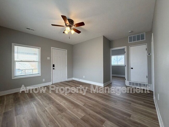 Photo - 4825 Fremont St