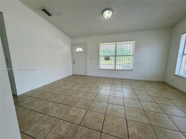 408 NW 12th St