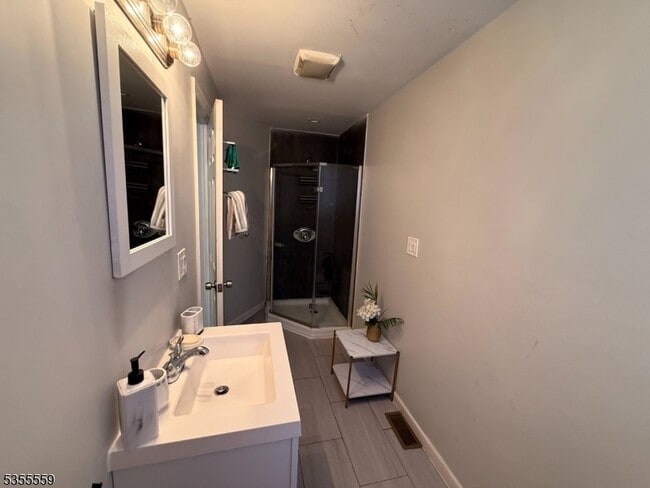 Photo - 25 Treacy Ave