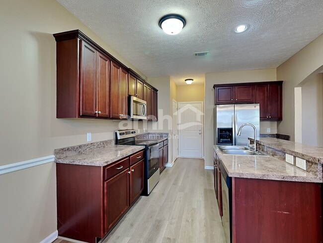 Photo - 115 Otter Glen Dr