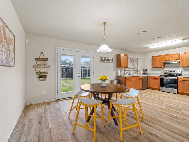 Photo - 2817 Maegen Cir