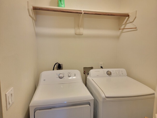 Photo - 3807 Lydia St