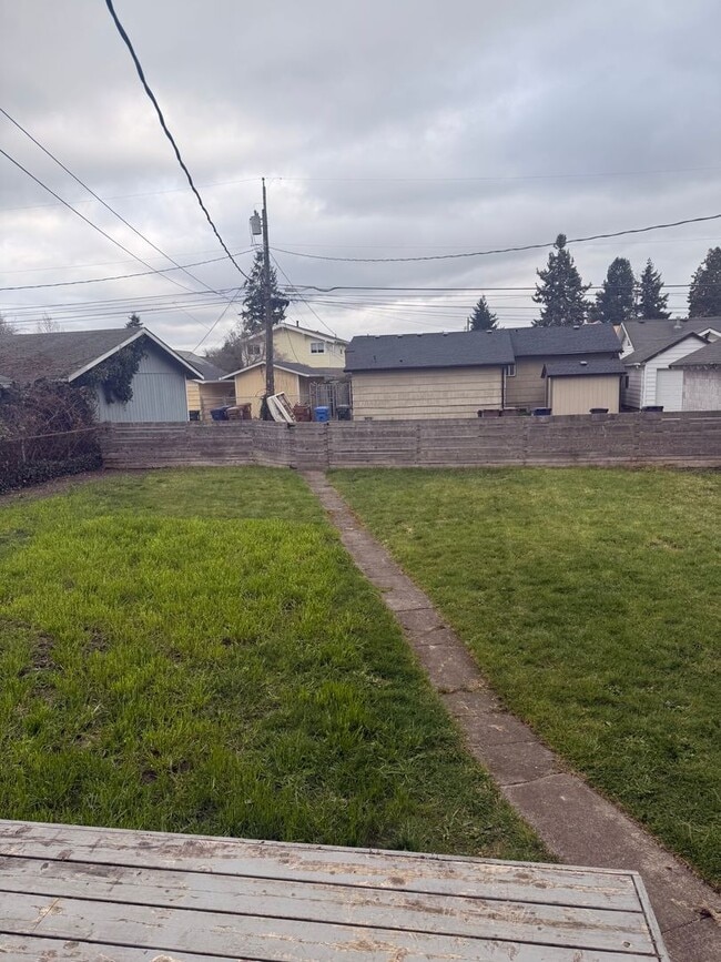 Building Photo - Updated 3-Bedroom Home with Fenced Yard – Tacoma