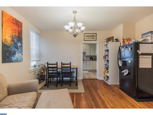 Photo - 385 Conarroe St