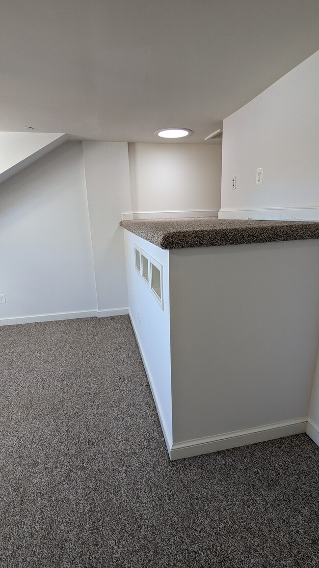 Photo - 900 N Ivy St