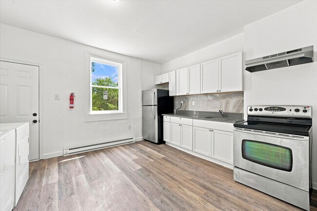Photo - 5506 Linmore Ave