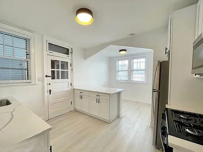 Photo - 5801 N Richmond St Unit 1