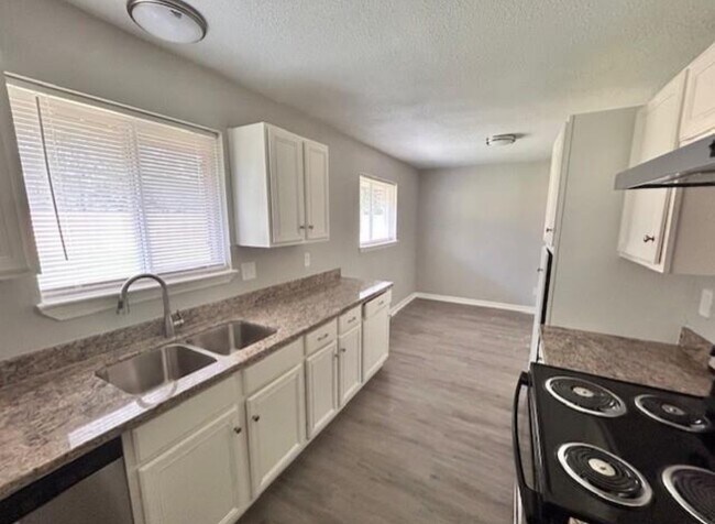 Photo - 11122 Dalebrook Dr
