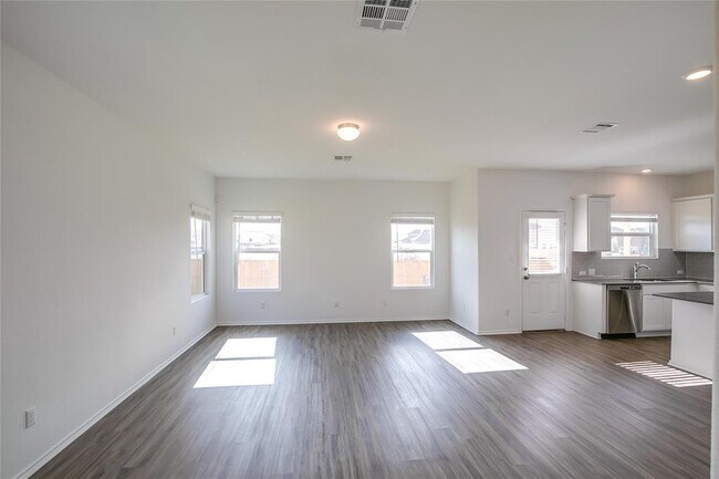 Photo - 140 Joe Kidd Ln
