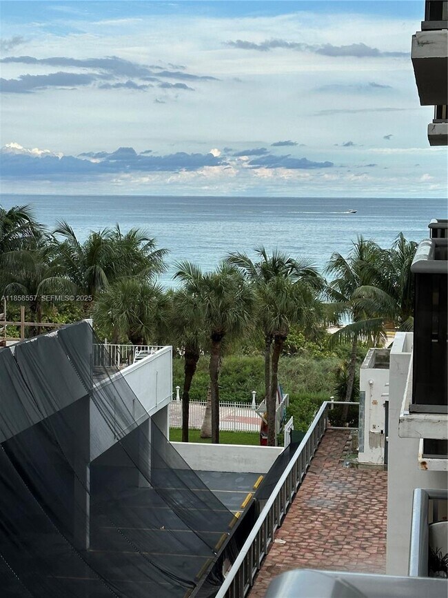 Photo - 6039 Collins Ave Unidad 505