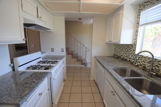 Photo - 5340 Whitsett Ave Unidad 08