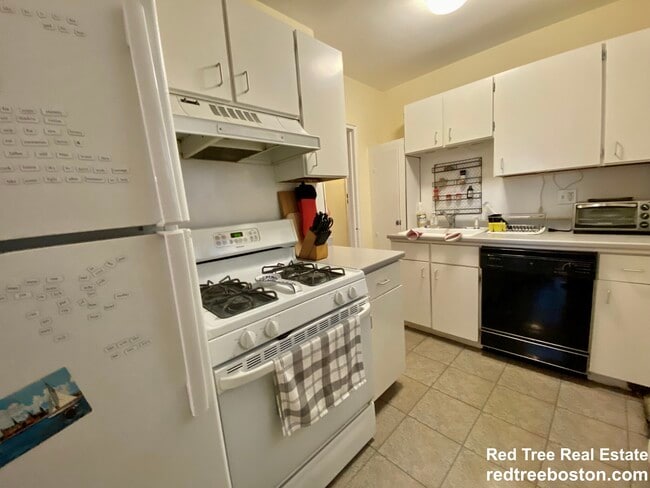 Photo - 69 Strathmore Rd Unit 4