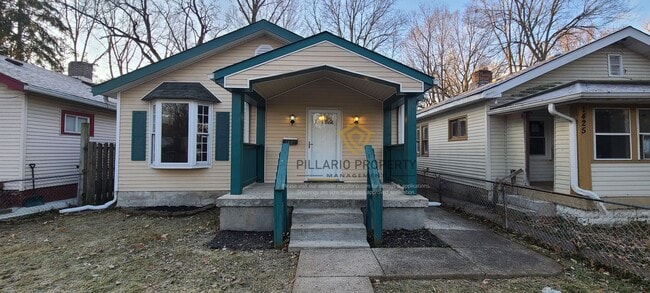 Building Photo - 1421 W 33rd St