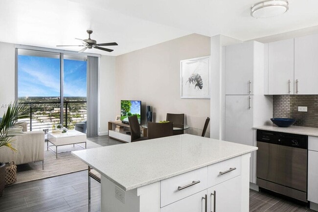 Building Photo - 1776 Polk St Unit 1605