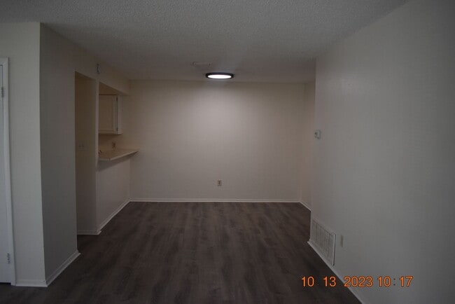 Photo - Spacious 3 bedroom Condo in Wonderful Area