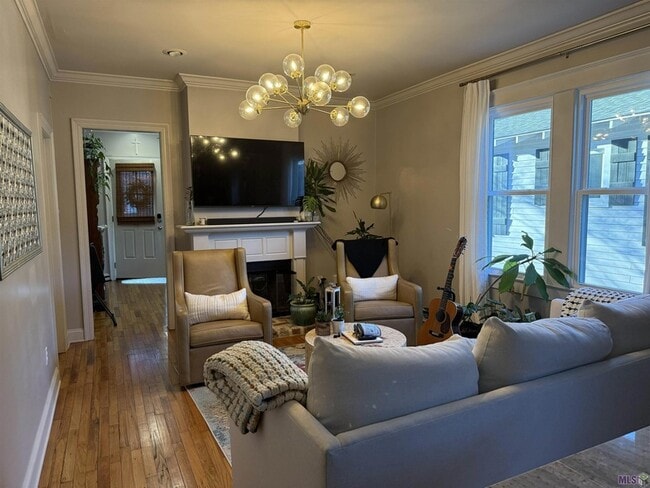 Photo - 717 Acadia St