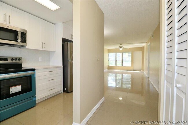Photo - 9915 SW Sandalfoot Blvd Unit 408