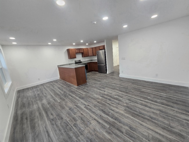 Photo - 112 Ivy Trce Unit A