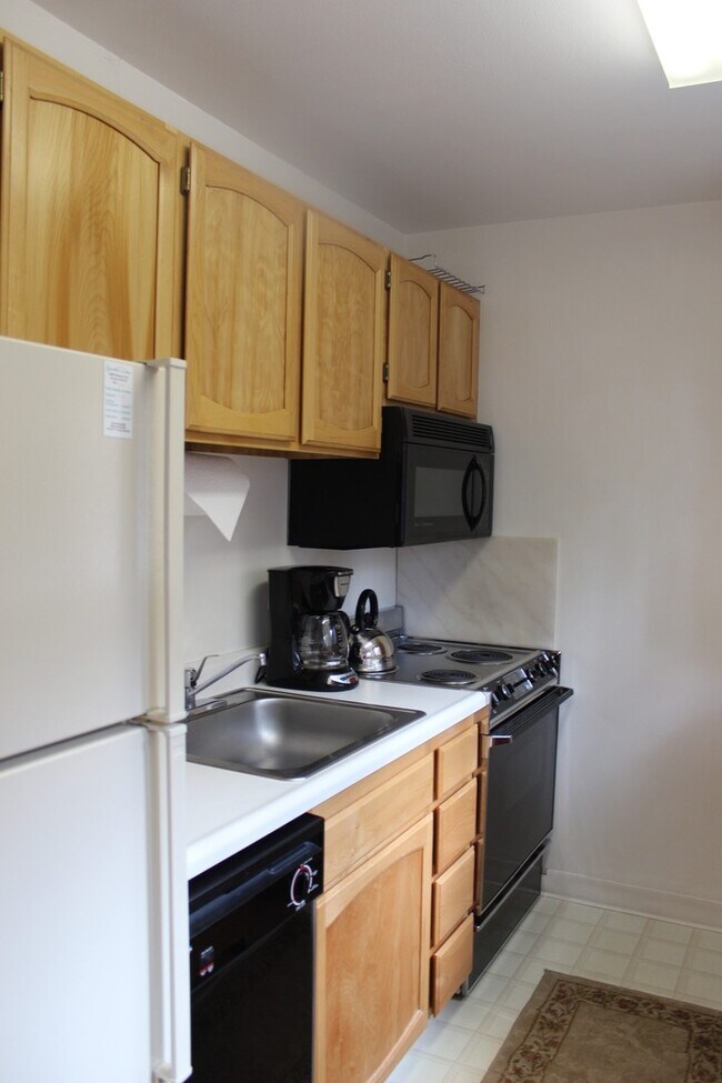 Powder Village Condominium Unit G5 House Rental in Bend, OR
