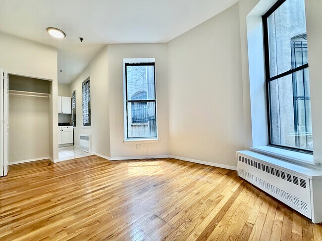 Building Photo - 951 Amsterdam Ave Rental