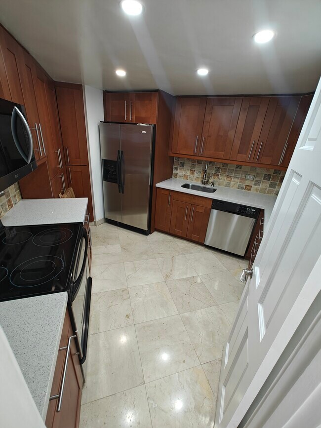 Photo - 825 Brickell Bay Dr