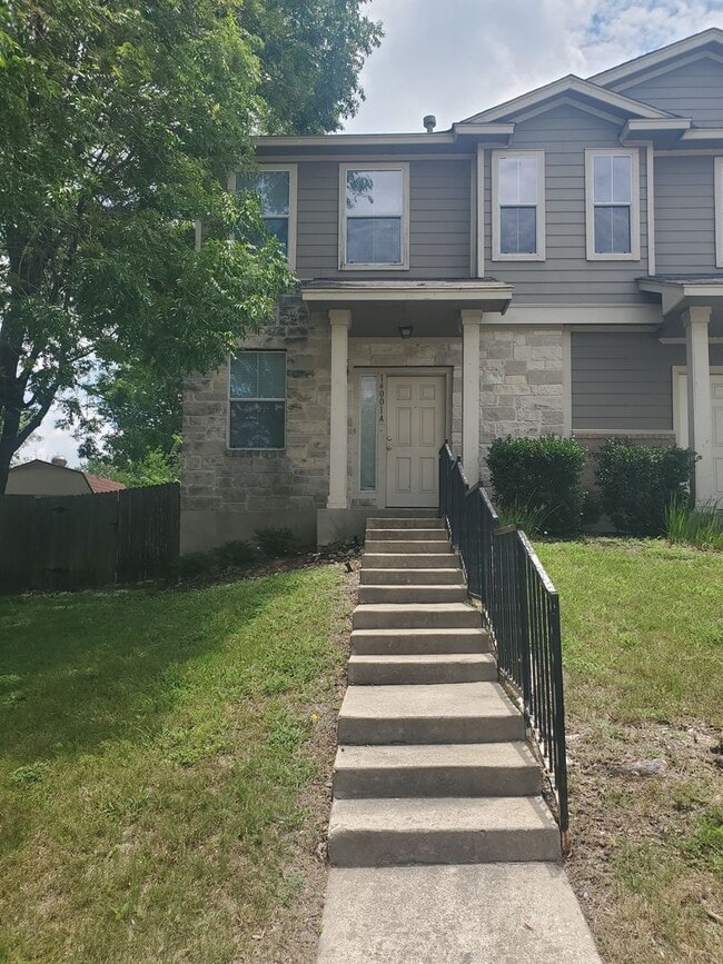 Building Photo - 14001 Cambourne Dr Unit A