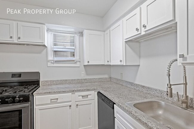 Photo - 12 W Hollister St Unit 2