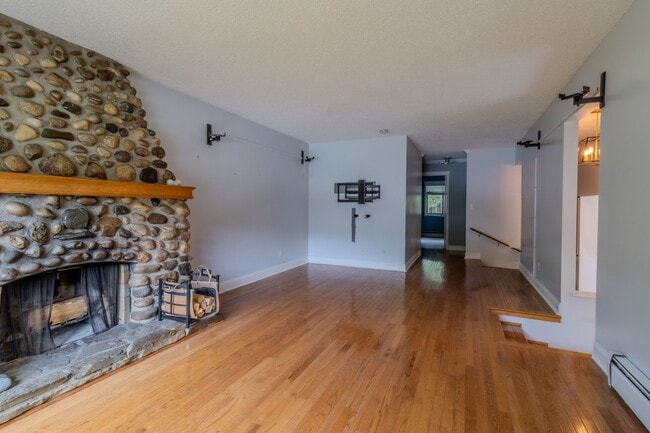 Photo - Live Large – Gorgeous Home with 4 Beds, 3 ...