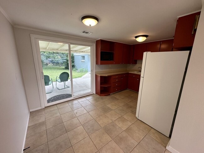 Photo - Well-Maintained 3-Bed, 1.5-Bath Home for Lease – 1,056 sq ft
