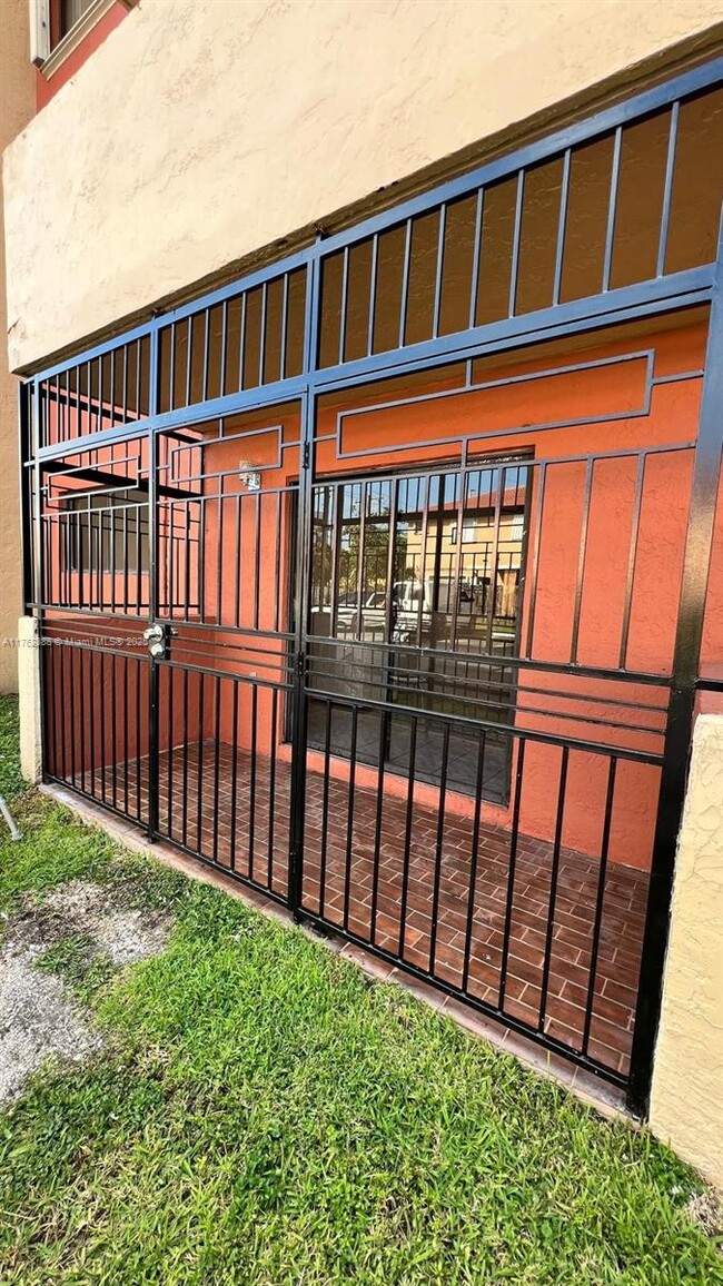 Building Photo - 8095 NW 8th St Unit 103 Rental