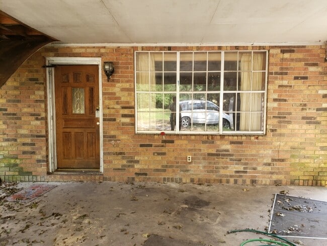 Photo - 621 Paradise Rd