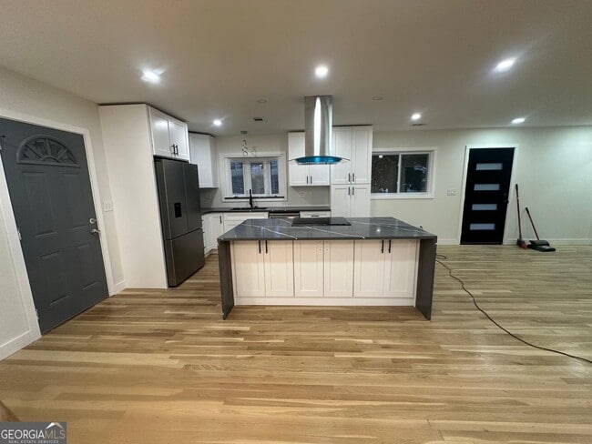 Photo - 42 W Belle Isle Rd NE